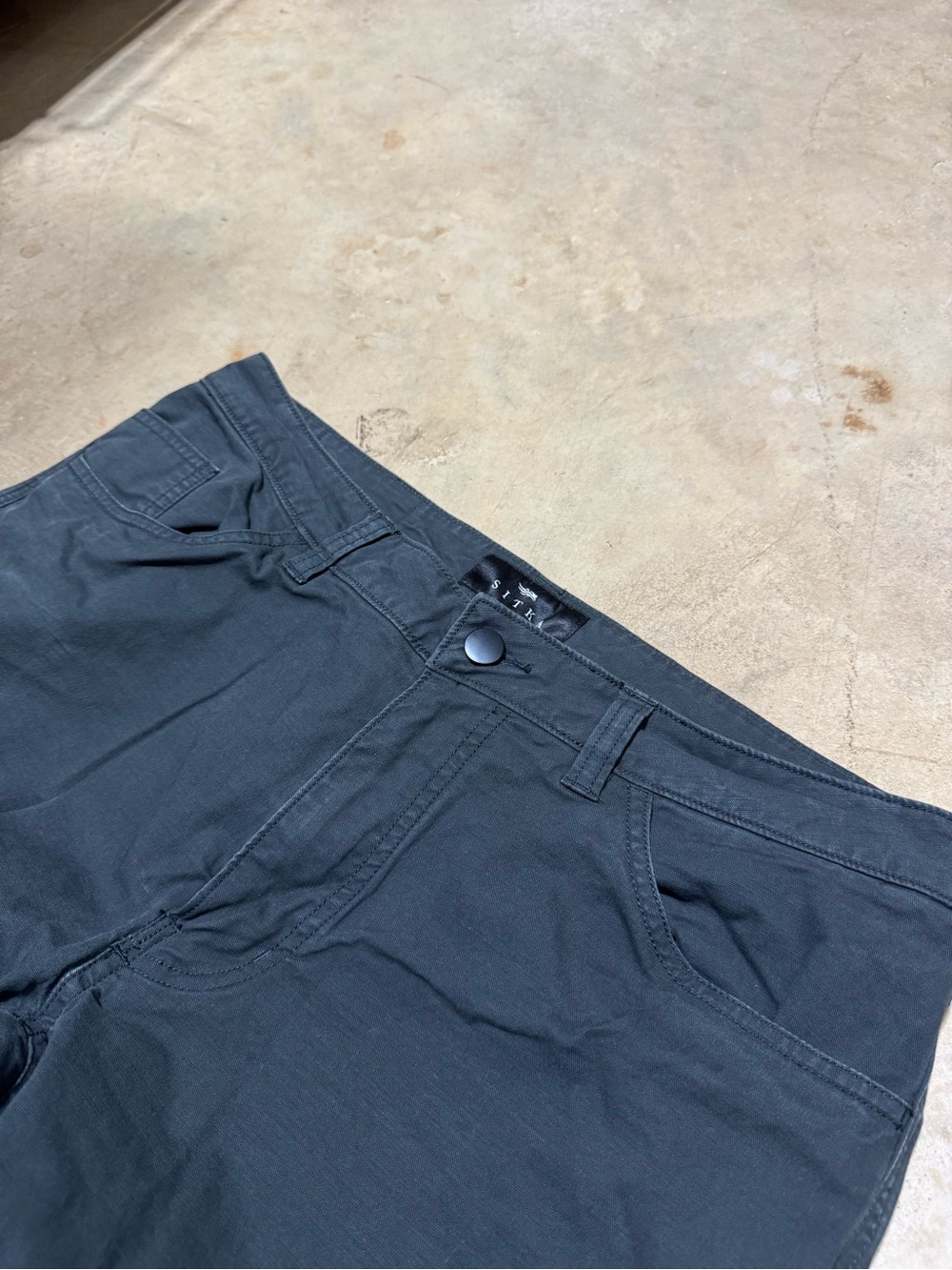 Sitka Everyday Chino Pants Grey Hunting Field Workwear Mens Size 34x32 Outdoors - Picture 4 of 8